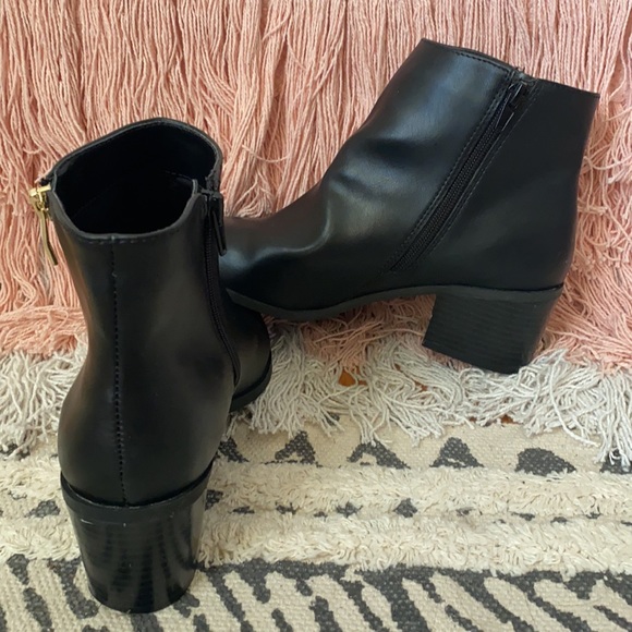 Liz Claiborne Booties - Picture 4 of 6